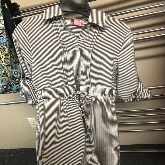 Women’s sz medium gray/white striped maternity top - Picture 3 of 7